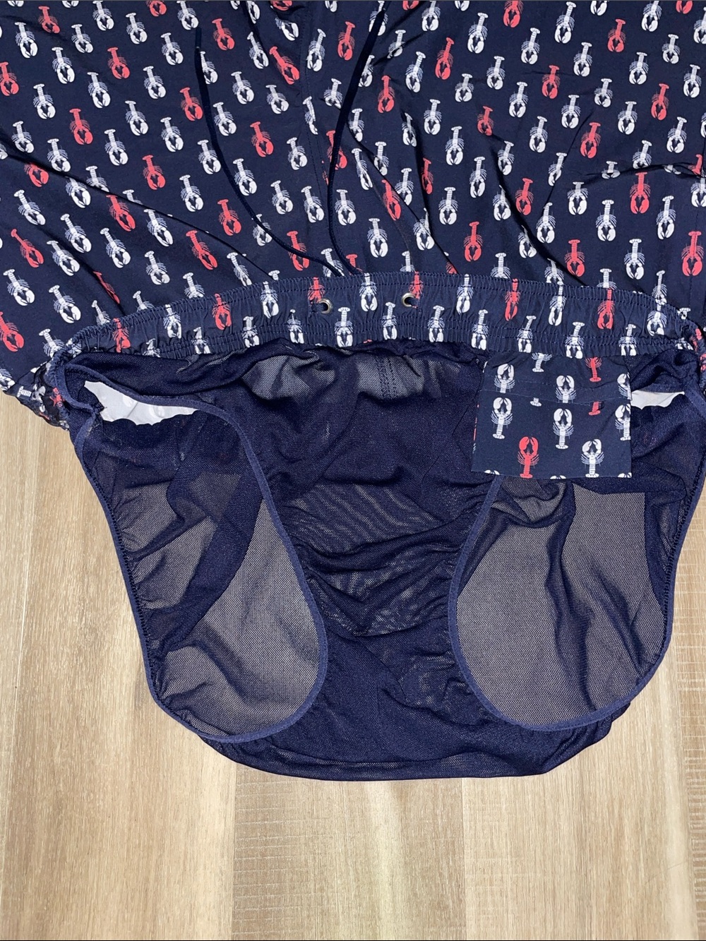 Vineyard Vines Men's UPF 50 Chappy Lobster Lined Swim Shorts, Size 1XB - Picture 10 of 11